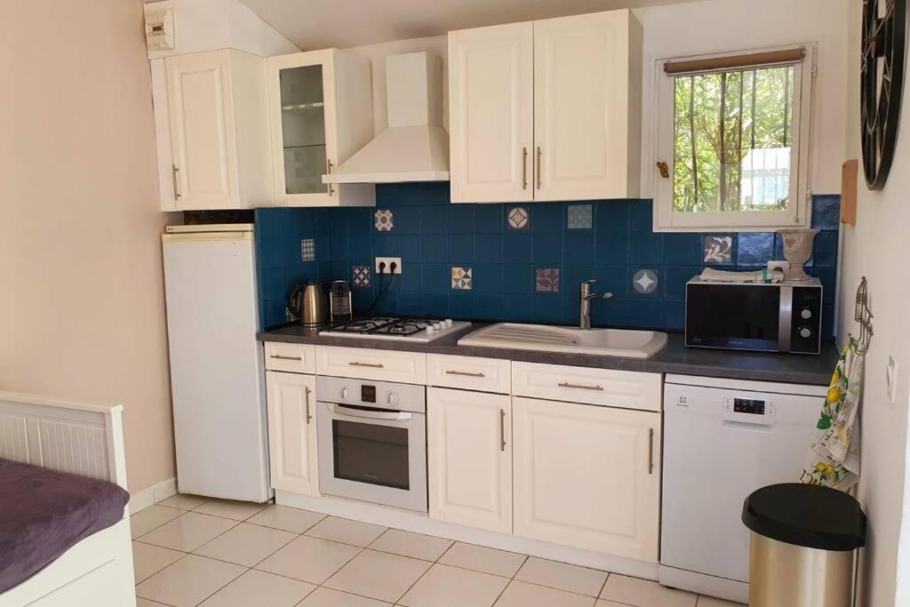 Le Studio Charme Et Tranquillite Le Plan-de-la-Tour Luaran gambar